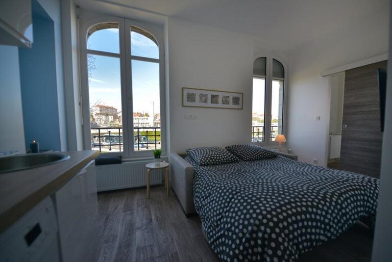 Appartment Les Suites Du Parc Besançon Rum bild