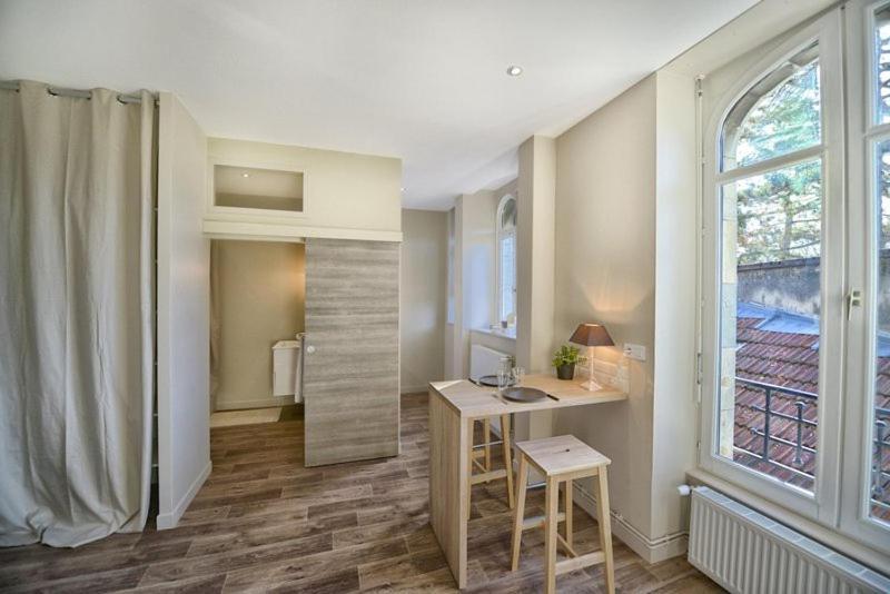 Appartment Les Suites Du Parc Besançon Rum bild