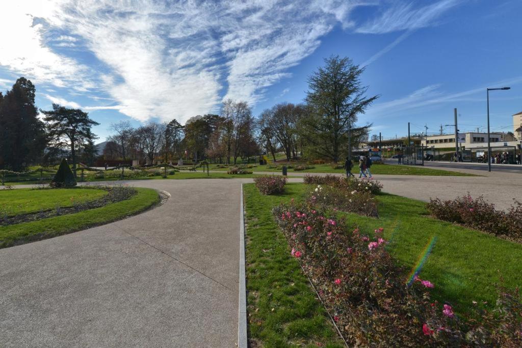 Appartment Les Suites Du Parc Besançon Exteriör bild