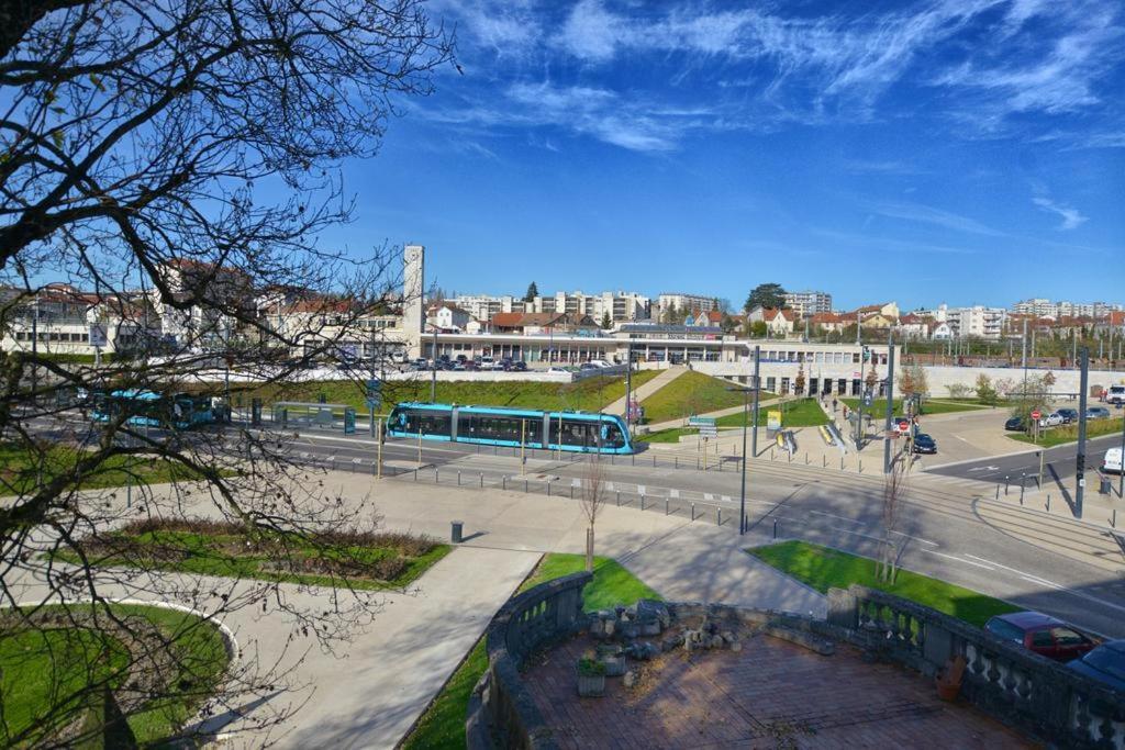 Appartment Les Suites Du Parc Besançon Exteriör bild